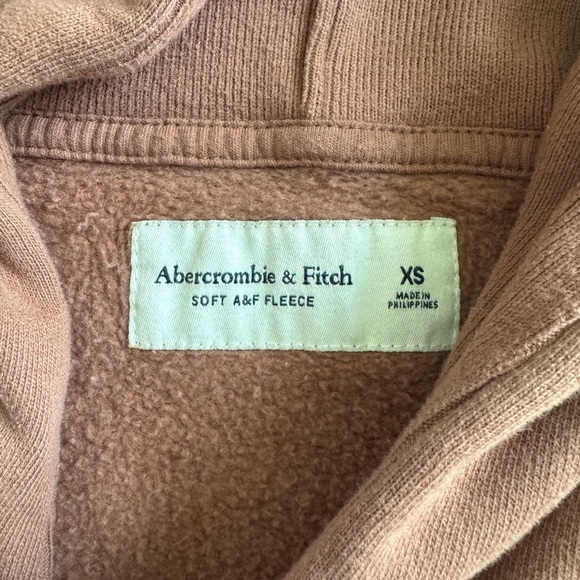 Abercrombie and Fitch embossed sweatshirt d
Hoodie.Women’s size XS.  Rust color. - Picture 5 of 6